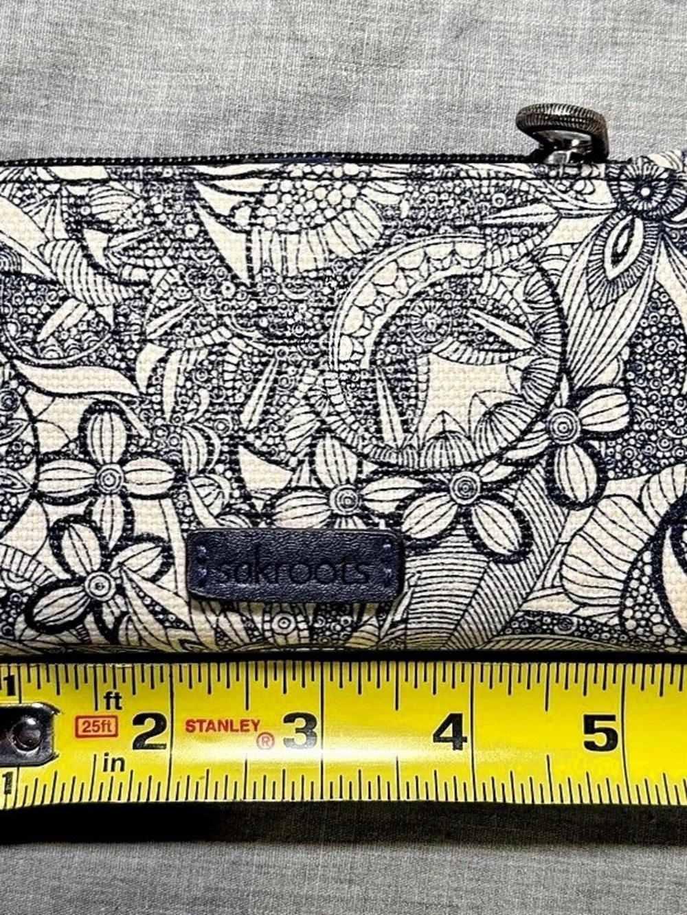 Sakroots Artist Circle ID Wallet Floral Blue & White